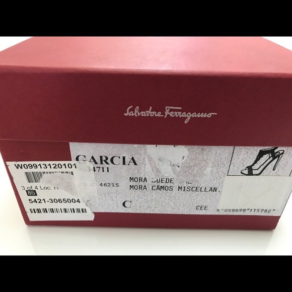 Salvatore Ferragamo suede heels - Picture 6 of 8